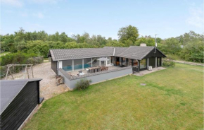 Cozy Home In Knebel With Wifi, Skødshoved Strand